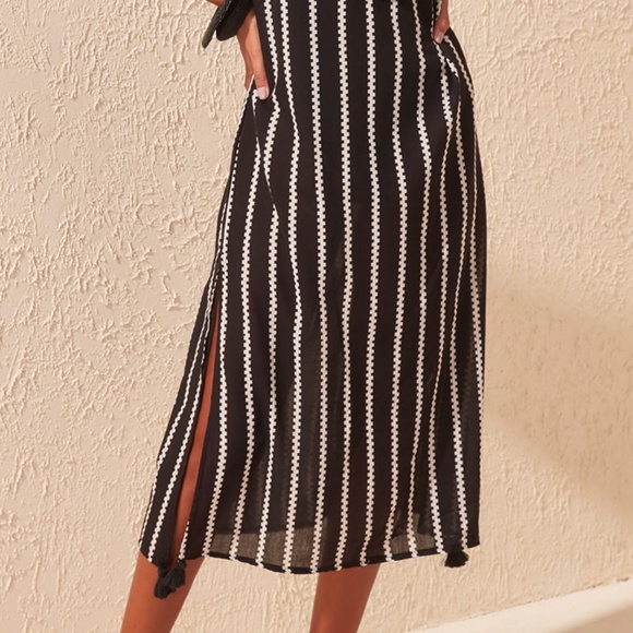 Black and White Striped Swim Coverup - Picture 9 of 14